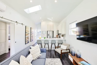  Los Angeles, CA 90047