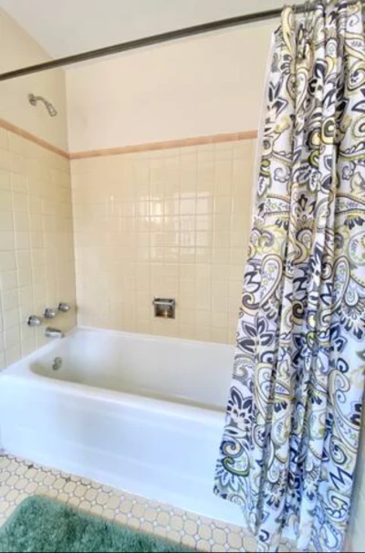 East Cleveland, OH 44112