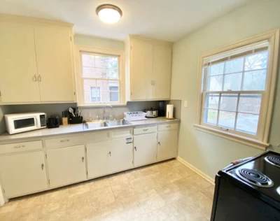 East Cleveland, OH 44112