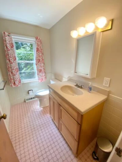 East Cleveland, OH 44112