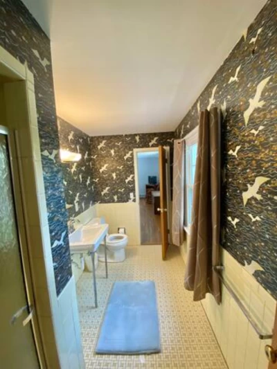 East Cleveland, OH 44112