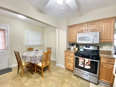 Cleveland Heights, OH 44121