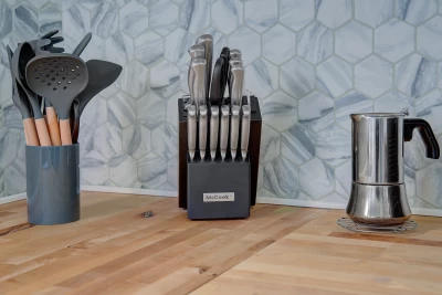 West Allis, WI 84720