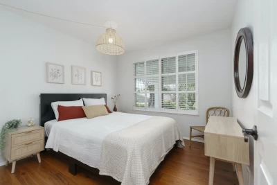 Santa Clarita, CA 91355