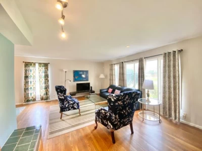 East Cleveland, OH 44112